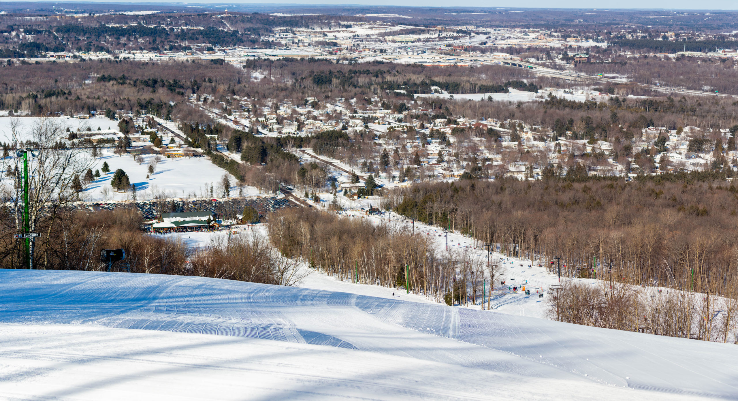 Wausau,,Wisconsin,,Usa,From,The,Summit,Of,Granite,Peak,Ski